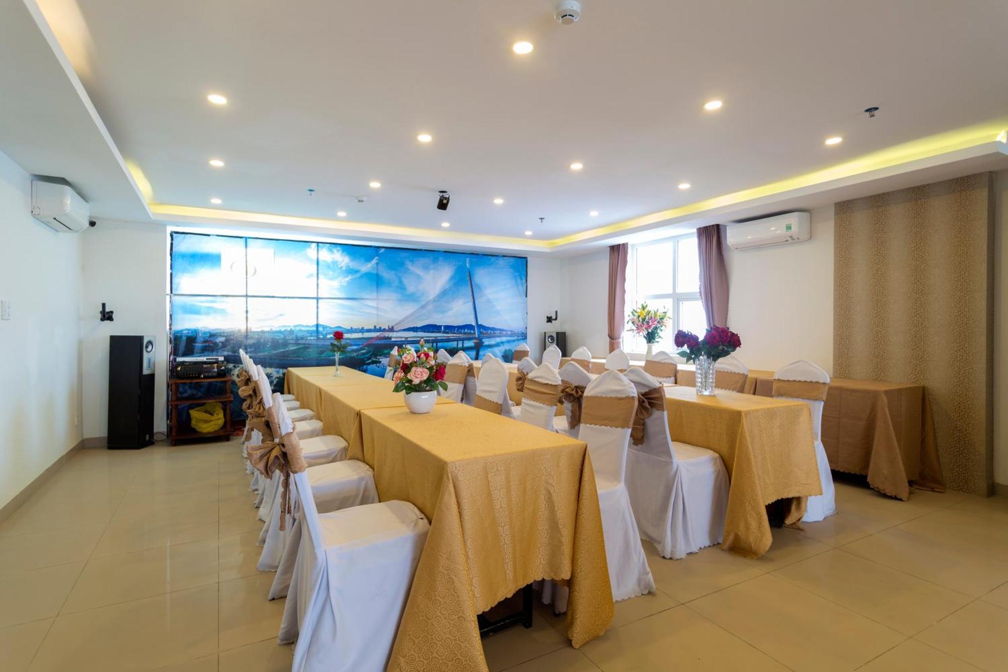 Golden Light Da Nang Hotel Exterior photo